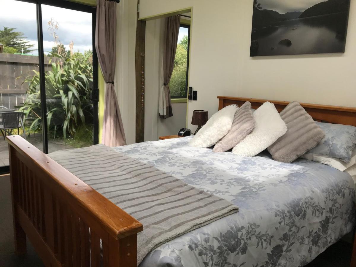 River Retreat Hotel Coalgate Esterno foto